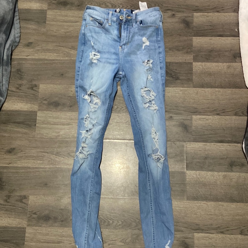 Light blue jeans from Hollister. Great condition. Ripped.